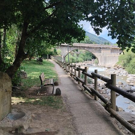 Appartamento Atico La Flor Del Sol Canfranc Esterno foto
