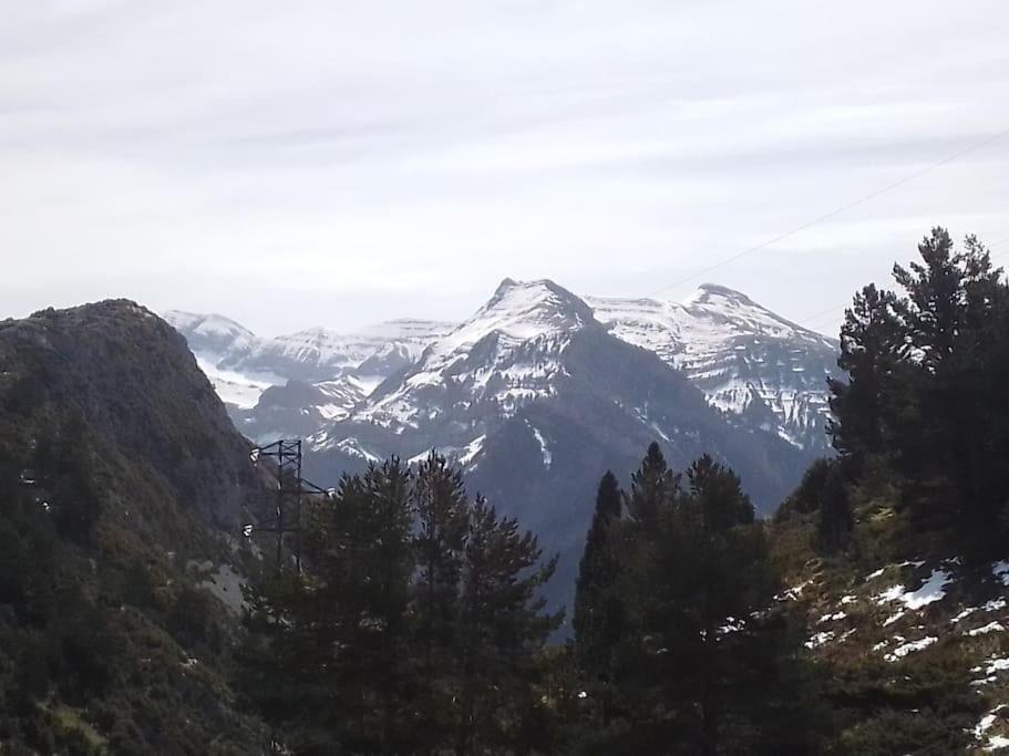 Appartamento Atico La Flor Del Sol Canfranc Esterno foto