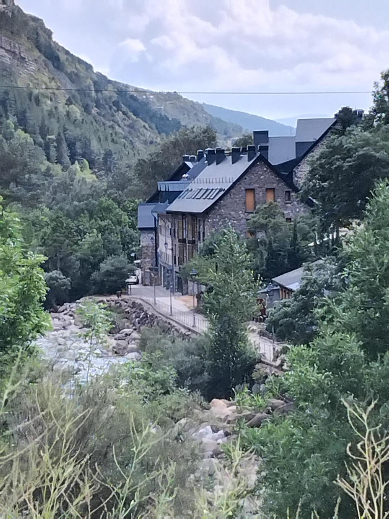 Appartamento Atico La Flor Del Sol Canfranc Esterno foto
